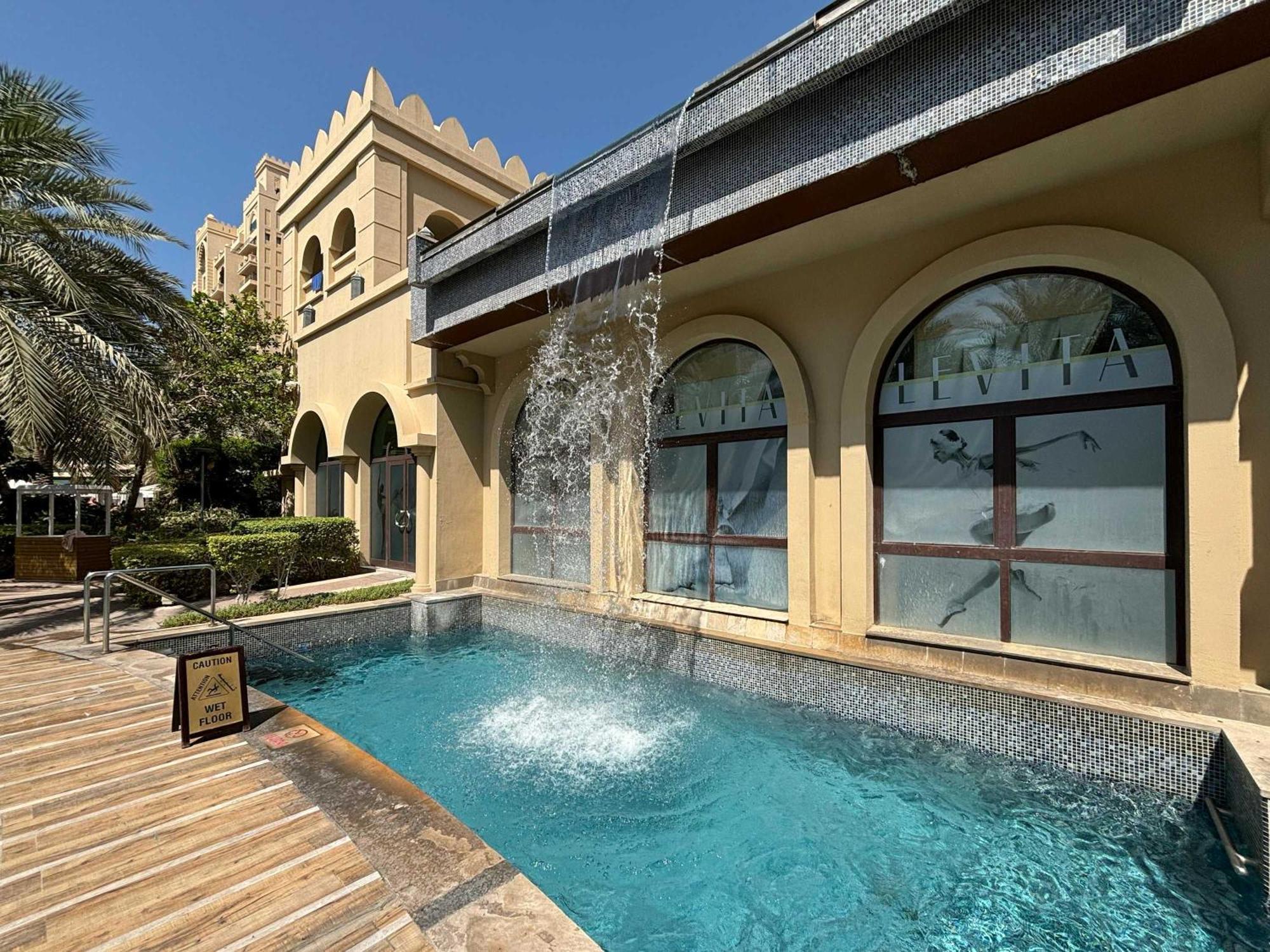 Frank Porter - Fairmont Residence South Дубай Экстерьер фото